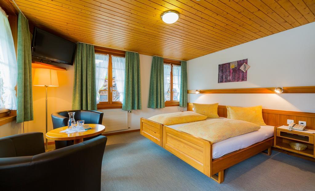 Swiss Lodge Joopi Reckingen Pokoj fotografie