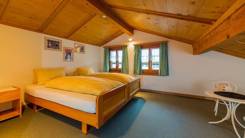 Swiss Lodge Joopi Reckingen Pokoj fotografie