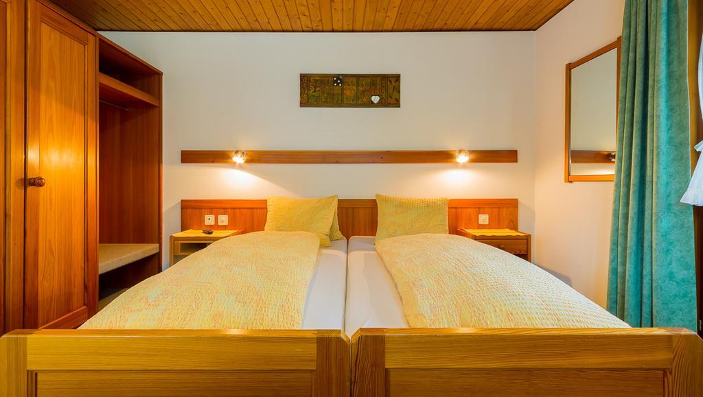 Swiss Lodge Joopi Reckingen Pokoj fotografie