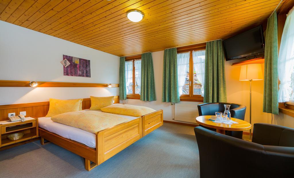 Swiss Lodge Joopi Reckingen Pokoj fotografie