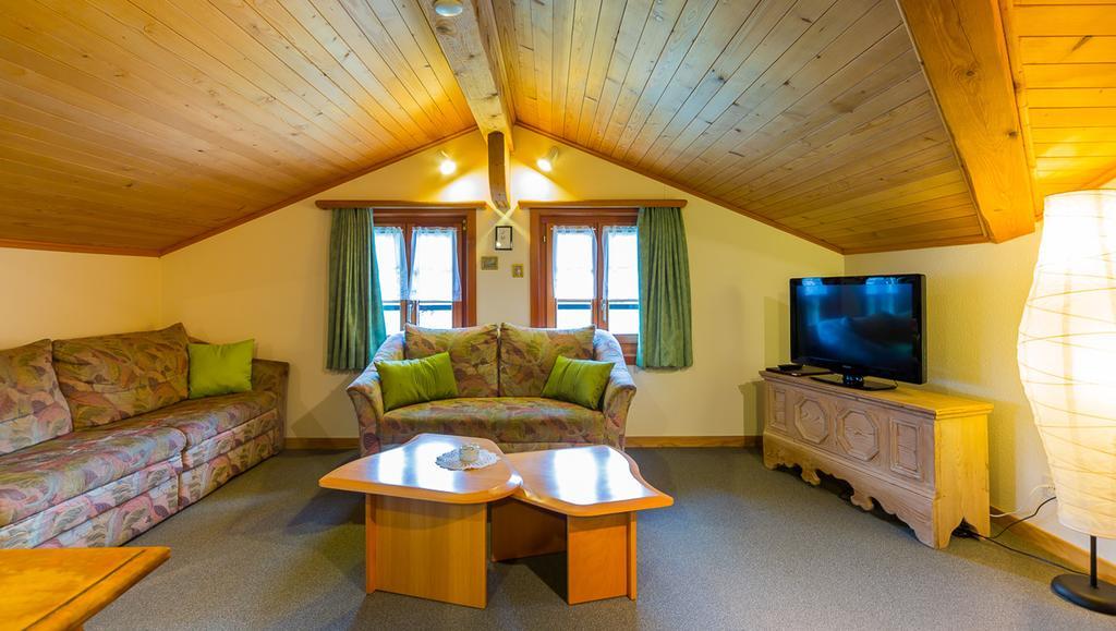 Swiss Lodge Joopi Reckingen Pokoj fotografie
