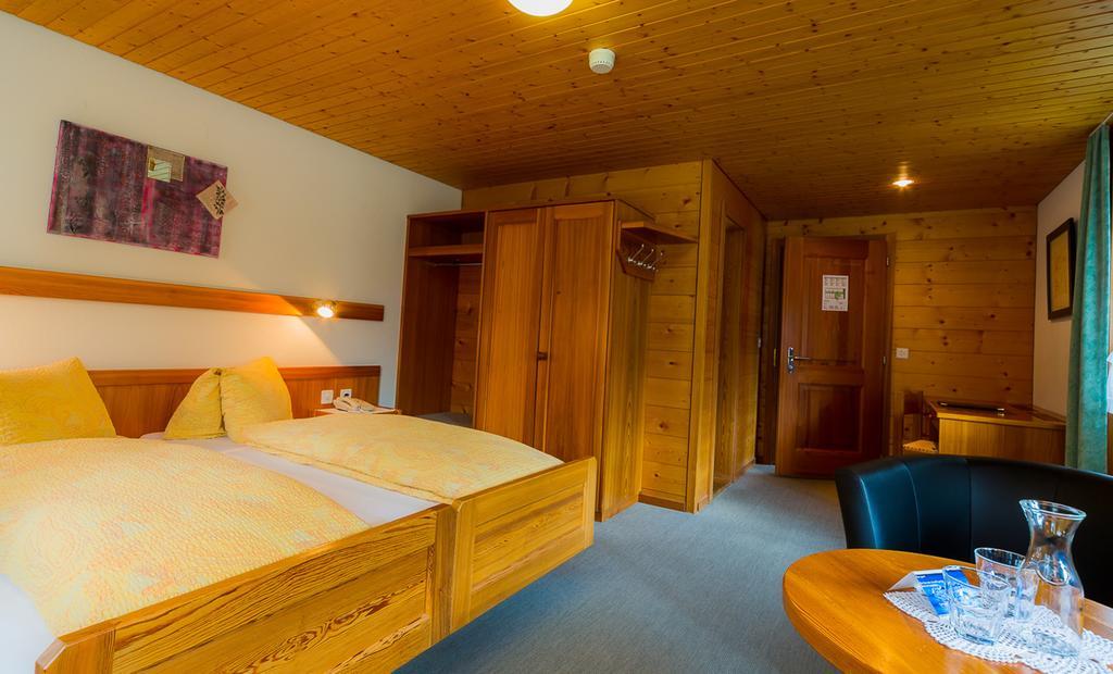 Swiss Lodge Joopi Reckingen Pokoj fotografie