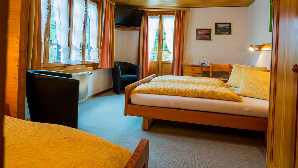 Swiss Lodge Joopi Reckingen Pokoj fotografie